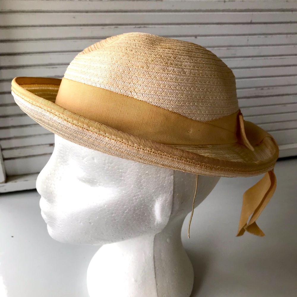 Vintage ivory straw hat for a little girl